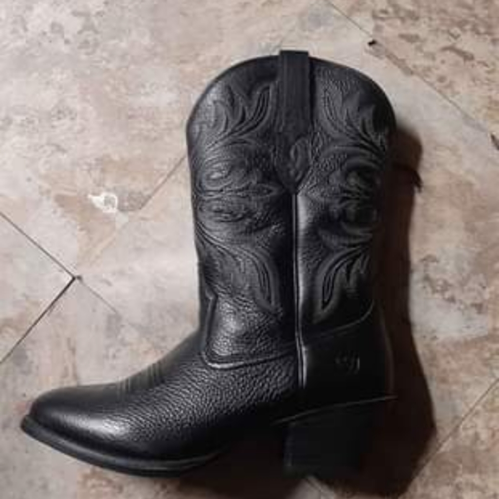 Women's Heritage R Toe Western Boots, Size 8.5